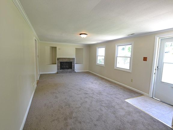 1408 Belleview Ave - Photo 3 of 10