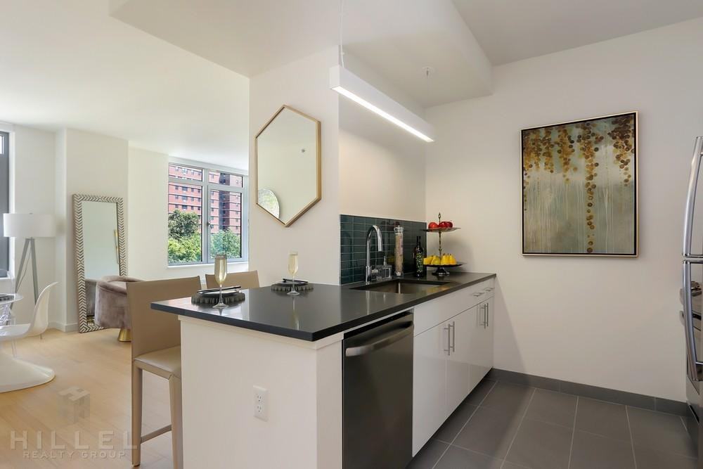 Myrtle Ave #3R - Photo 3 of 6