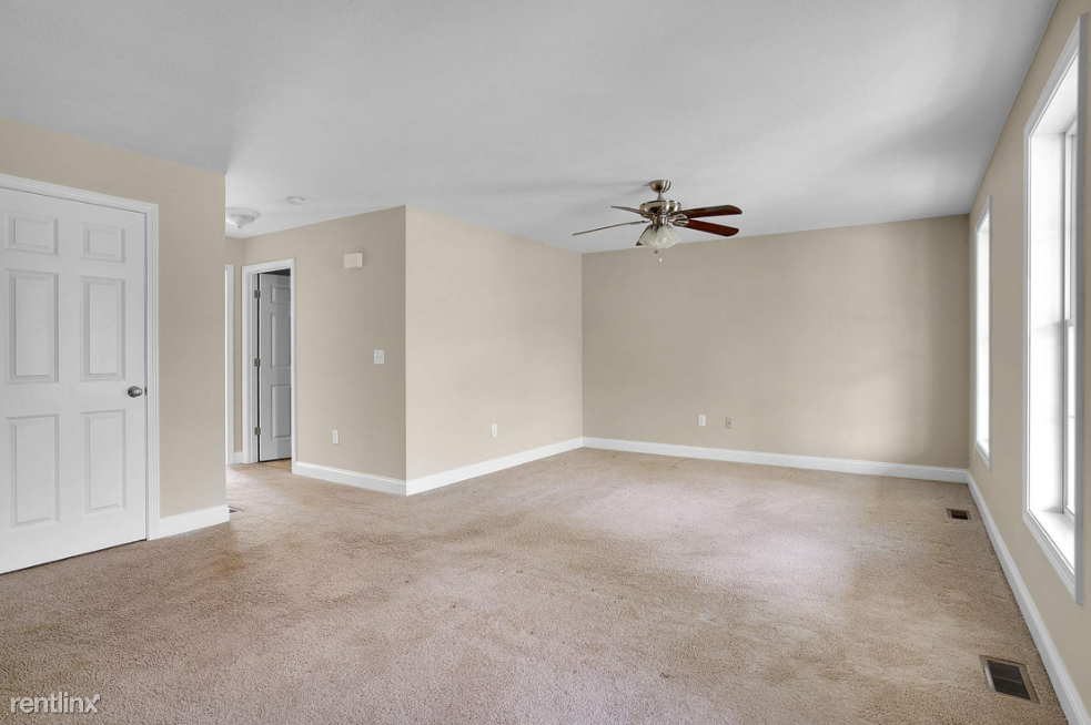138 Marathon Way - Photo 2 of 8