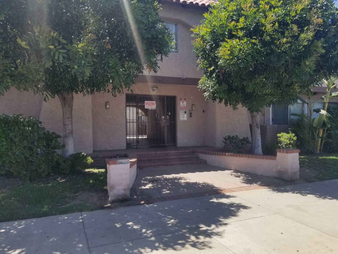 Kester Ave - Photo 2 of 28