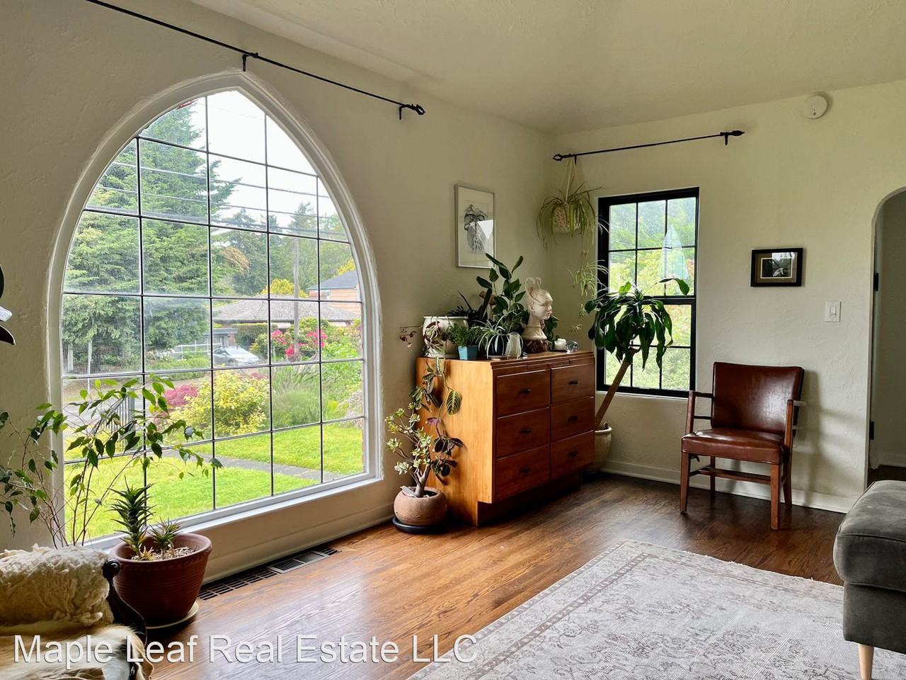 8638 Fauntleroy Way Sw - Photo 2 of 27