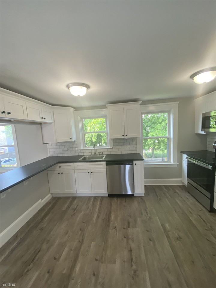 36 Emory St #2 - Photo 2 of 11