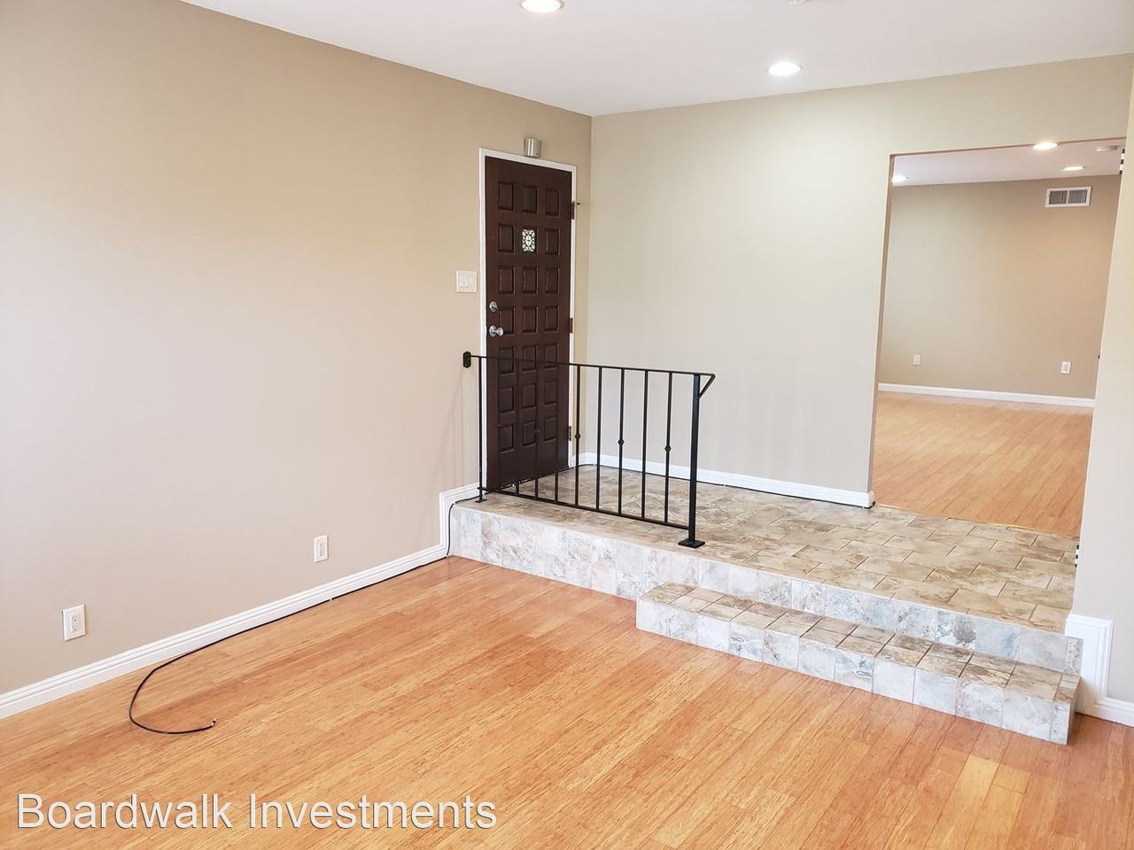 404 Lynbrook Dr - Photo 2 of 19