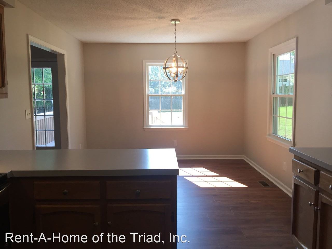 6709 River Hills Dr - Photo 3 of 8