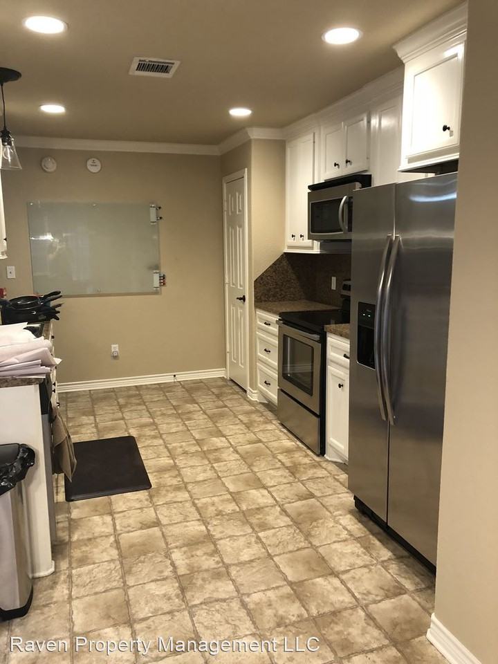 122 Bolero Way - Photo 3 of 9