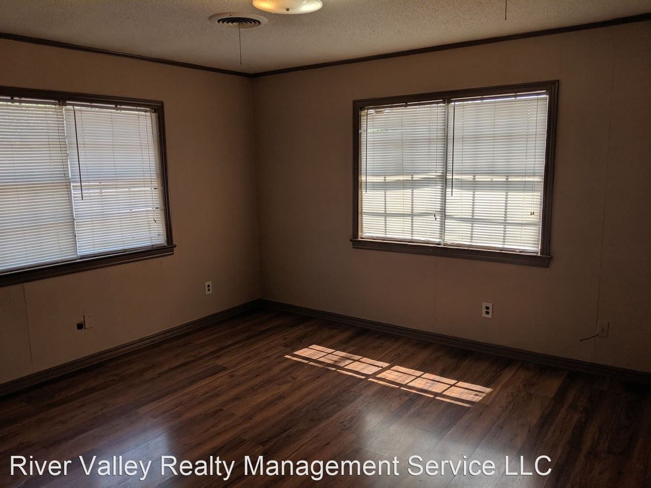 1910 South El Paso Avenue (Timber Ridge) - Photo 3 of 5