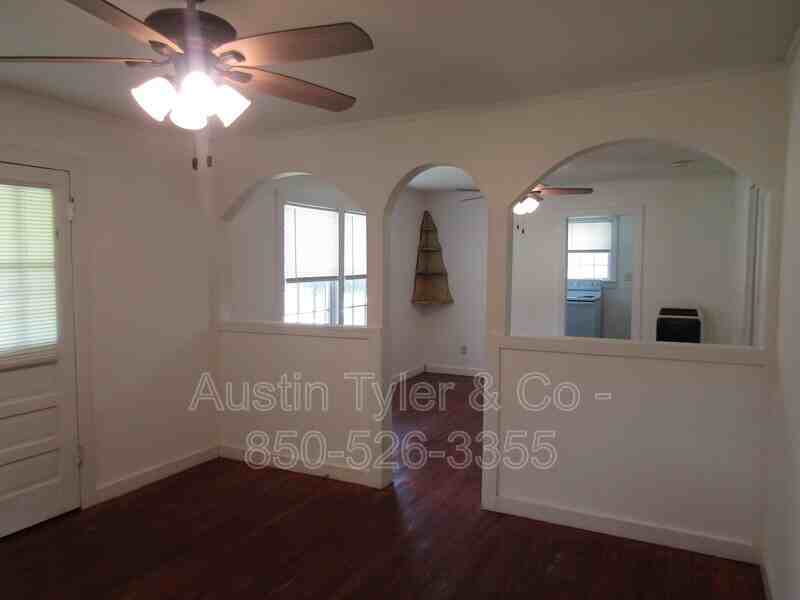 3005 Pierce St - Photo 3 of 9