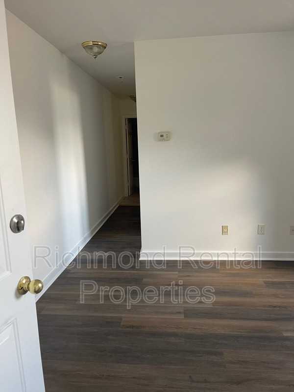 2908 E Clay St #1 - Photo 2 of 8