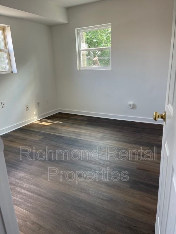 2908 E Clay St #1 - Photo 4 of 8