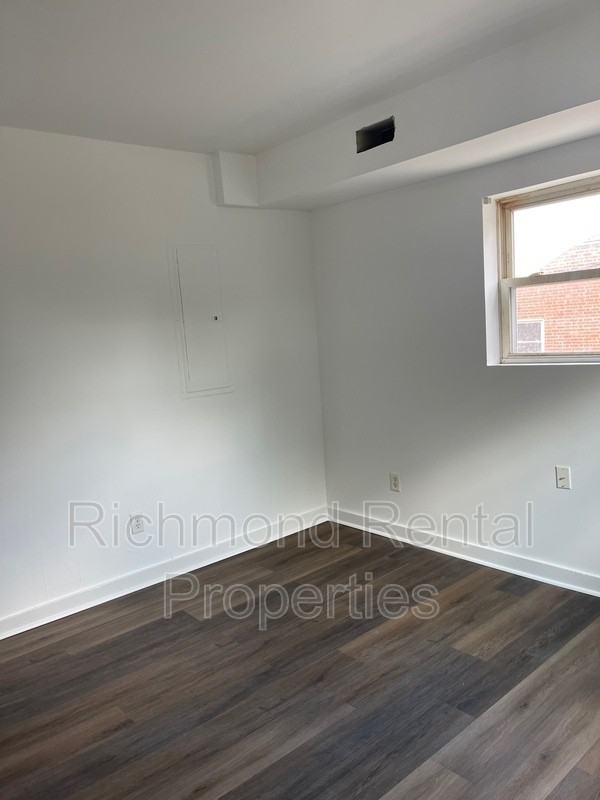 2908 E Clay St #1 - Photo 5 of 8