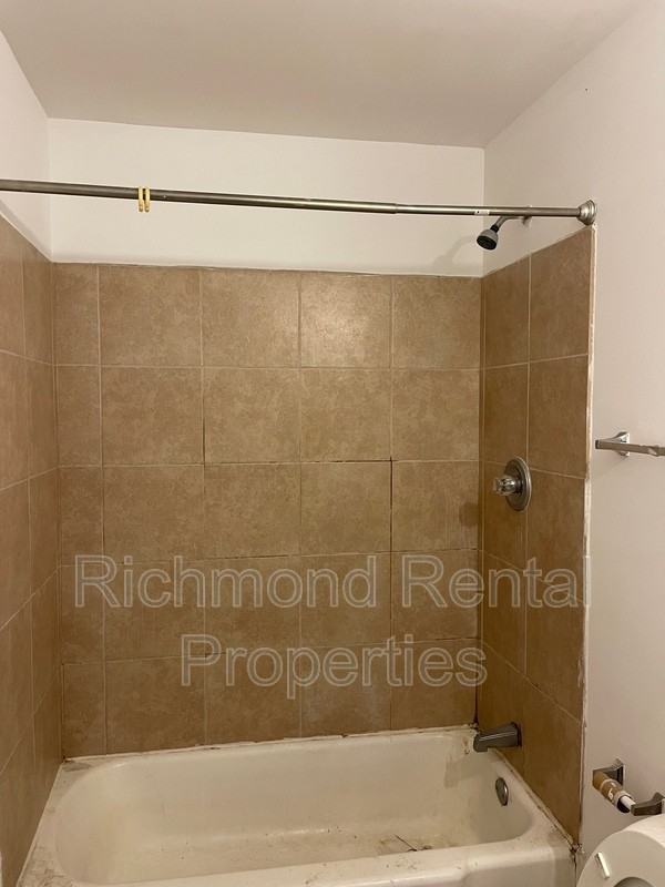 2908 E Clay St #1 - Photo 7 of 8