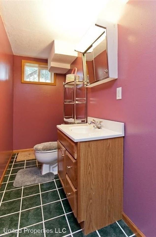 3805 Spruce Wood Ct Ne - Photo 2 of 5
