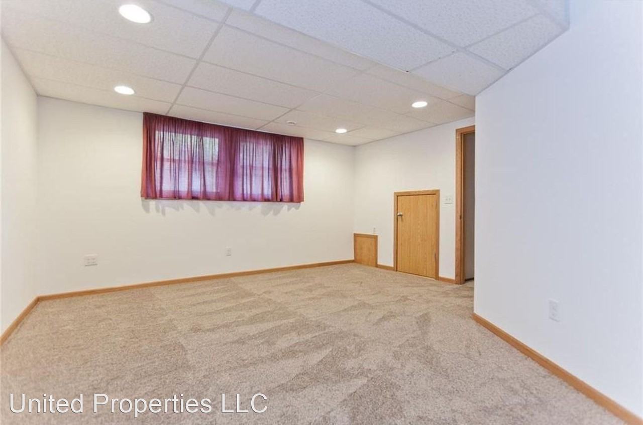 3805 Spruce Wood Ct Ne - Photo 3 of 5
