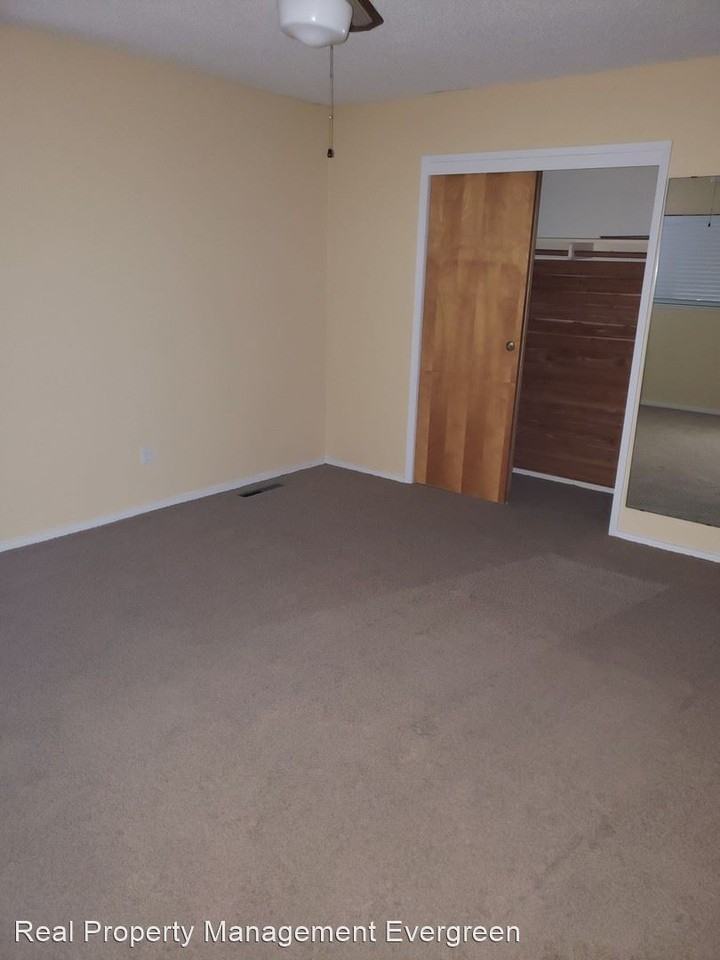 658 W Kanai Ave - Photo 3 of 16