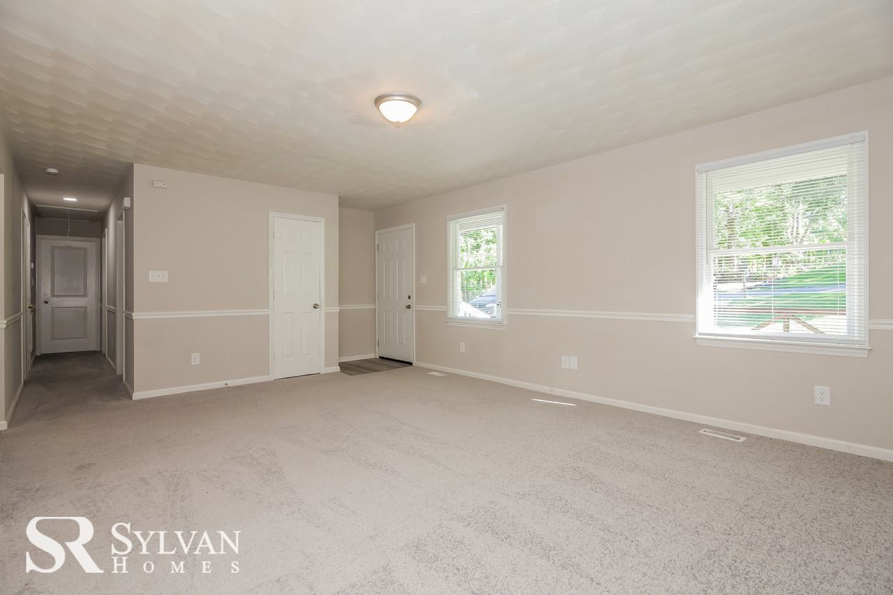 108 E Boston Ave - Photo 3 of 14