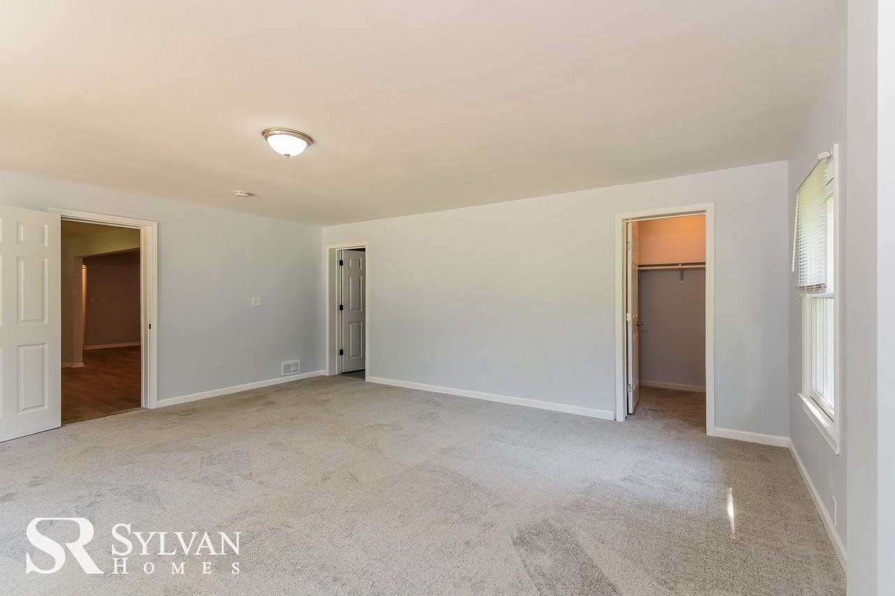 15 Regency Way Se - Photo 3 of 6