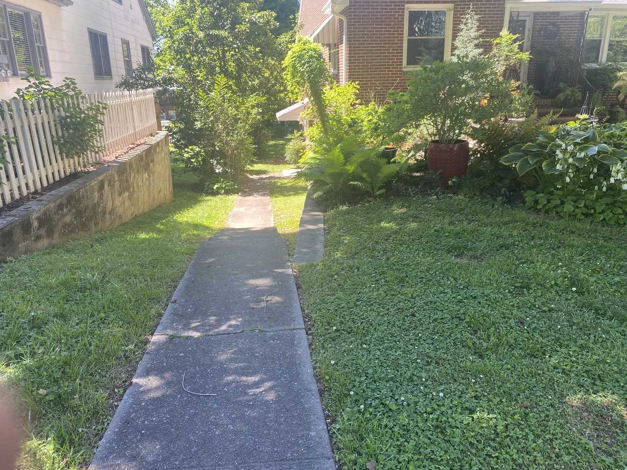 915 Carolina Ave - Photo 2 of 8