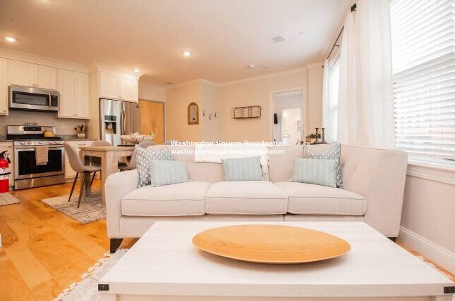 1008 Tremont St #3 - Photo 7 of 28