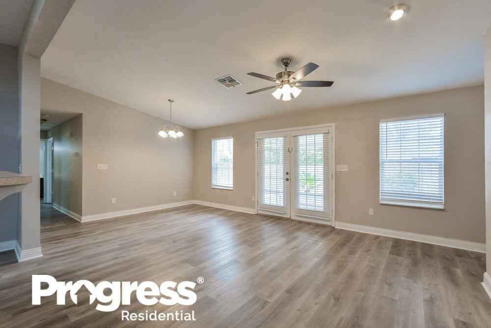 308 Pinewood Ct - Photo 3 of 16