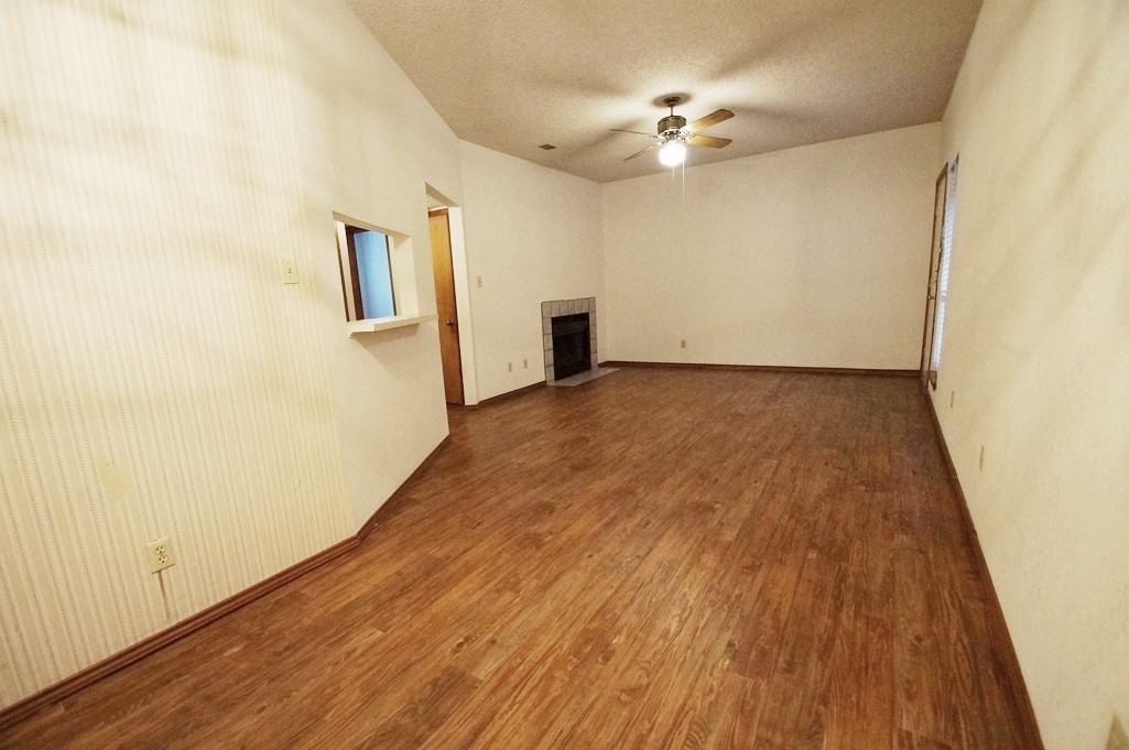 112 W 33rd St - Photo 3 of 6