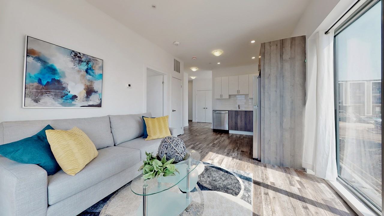 VUE at Avalon - Luxury Rentals - Photo 3 of 27