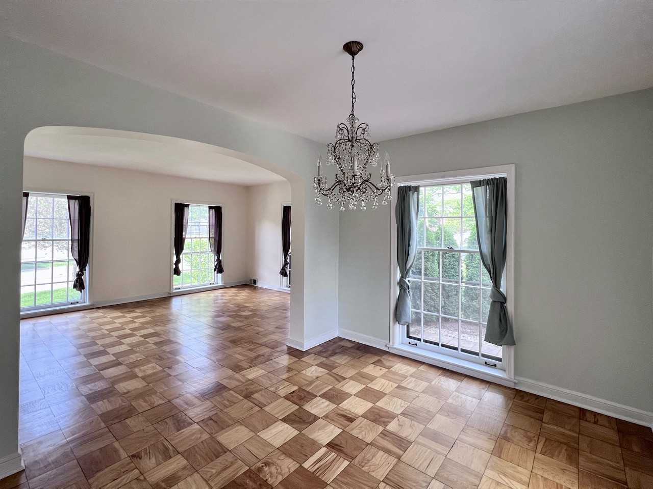 1 E Oak Ave #1 - Photo 3 of 11