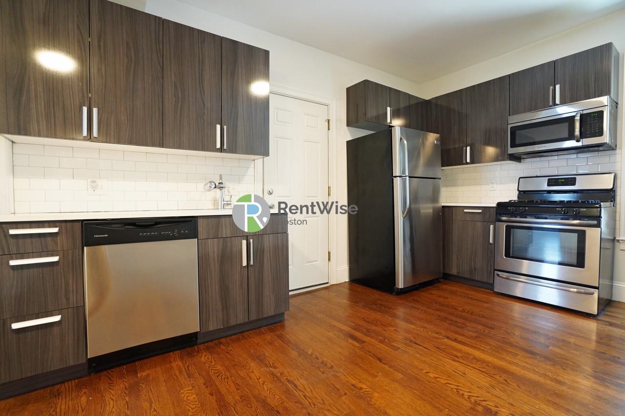 25 Marney St #3 - Photo 6 of 50