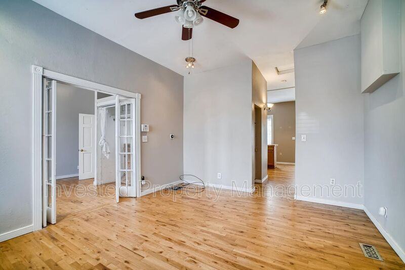 363 Cherokee St - Photo 3 of 17