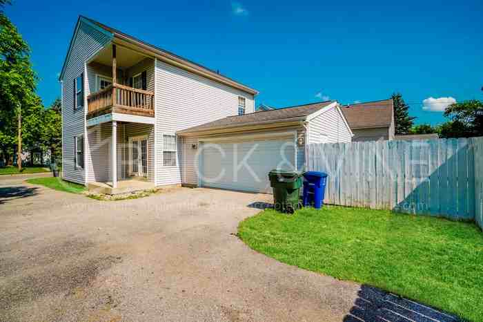 1658 S Champion Ave - Photo 2 of 18