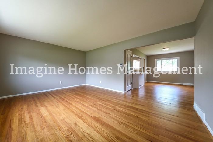 2076 Arthur Ave - Photo 3 of 16