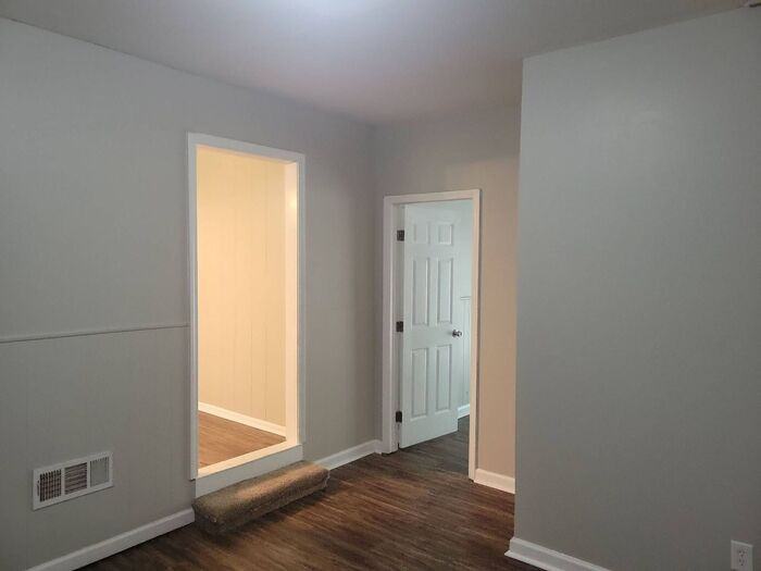 2560 Foxlair Trl - Photo 3 of 6