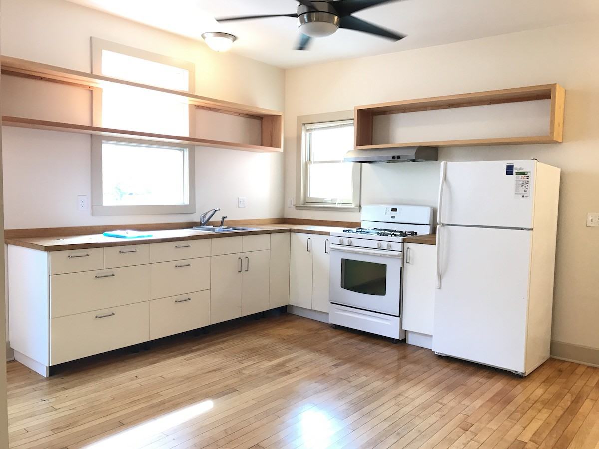 231 W 33rd St #1 - Photo 7 of 12