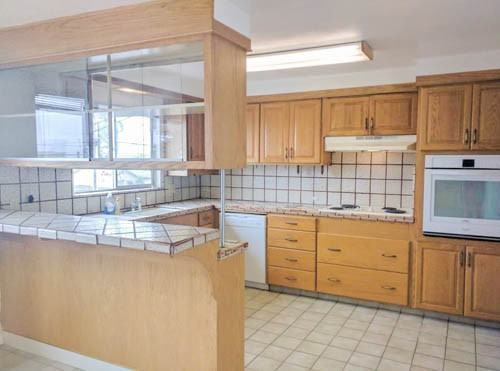 543 Hawthorne St #543 - Photo 5 of 15