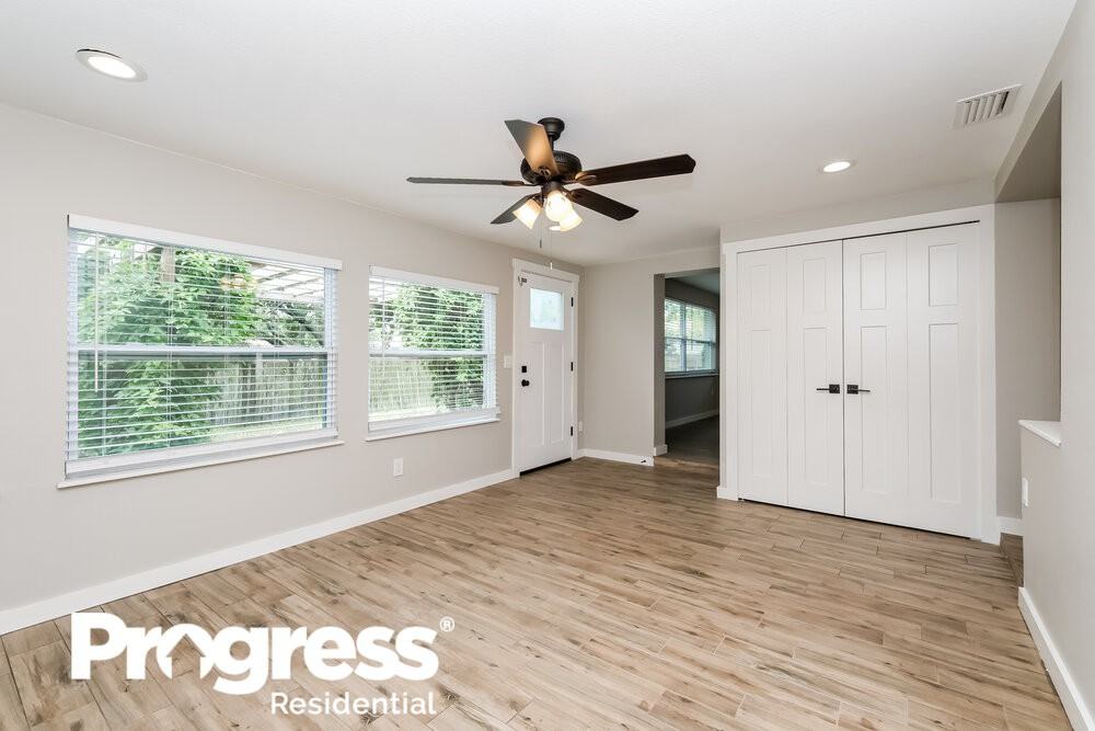 6200 Staunton Dr - Photo 3 of 16