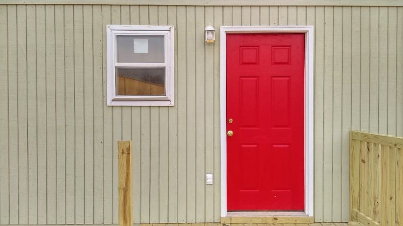 412 Henderson St - Photo 6 of 9