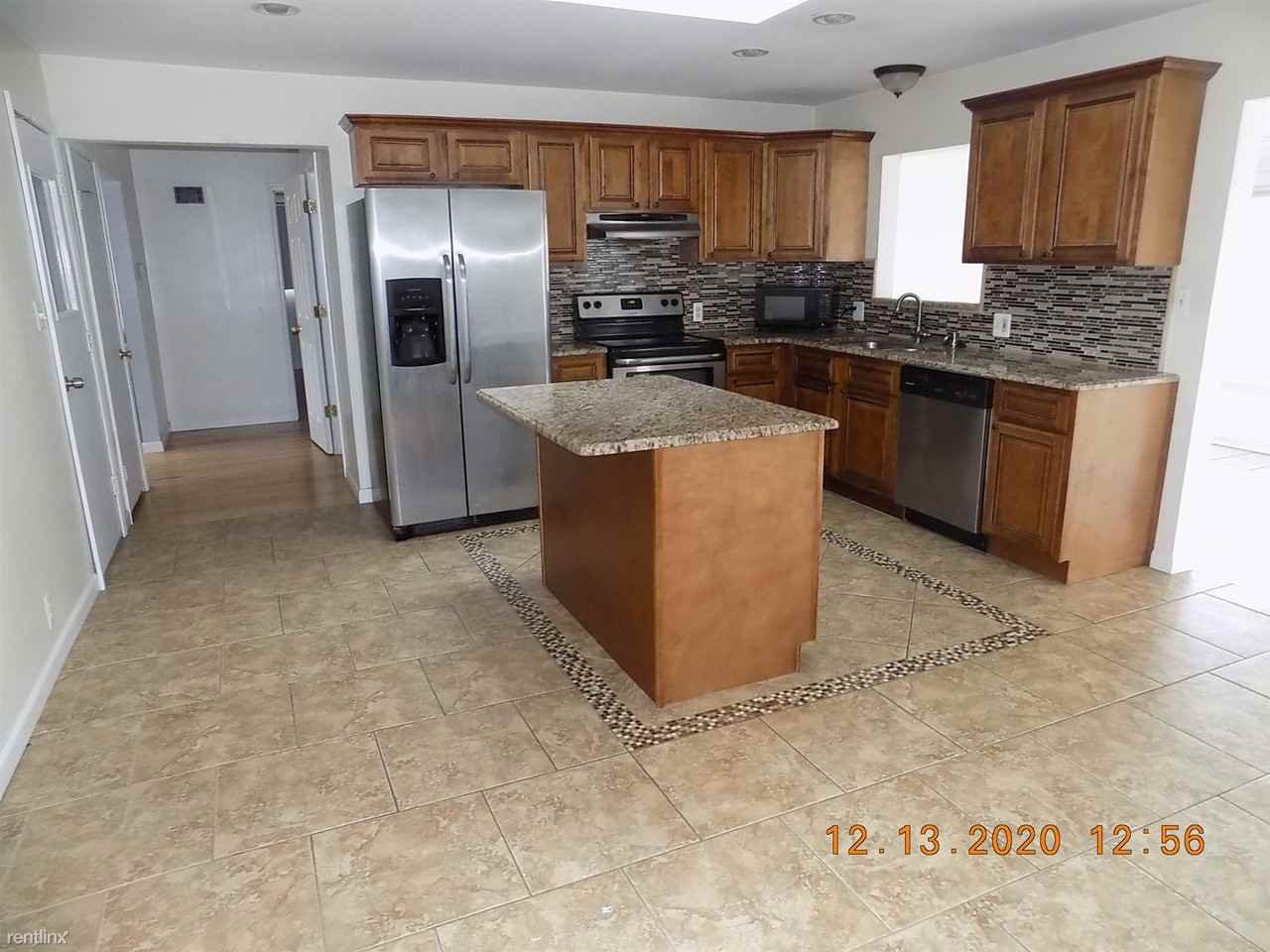 38732 Monterey Dr - Photo 2 of 14