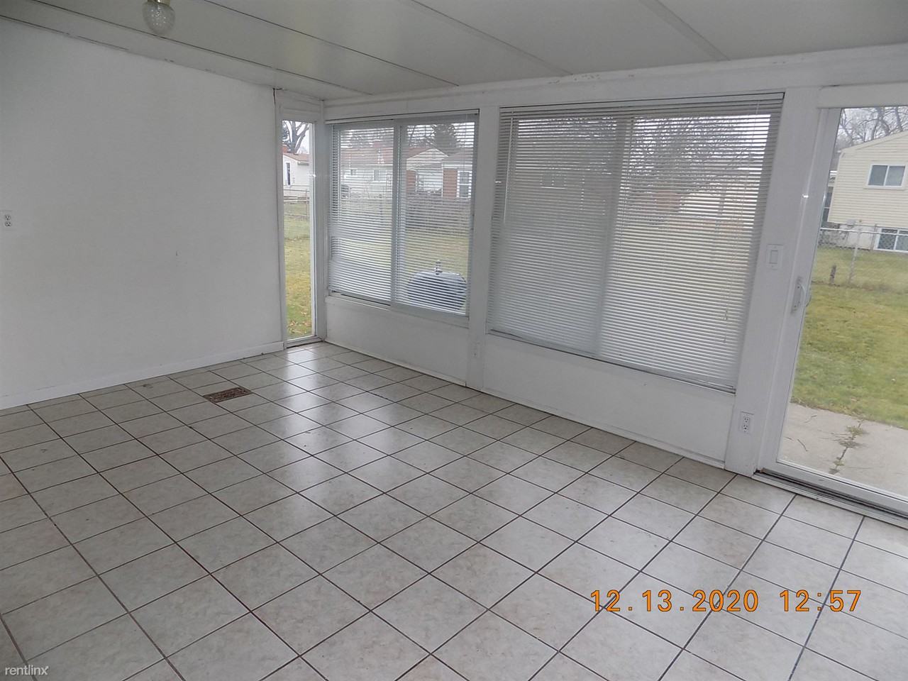 38732 Monterey Dr - Photo 3 of 14