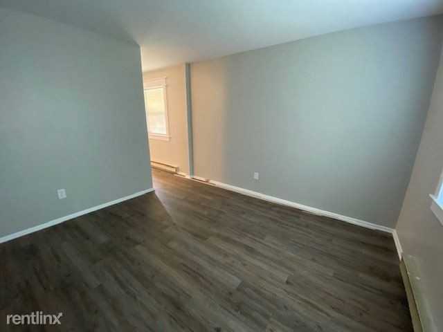 1863 Pickrell Rd - Photo 3 of 14