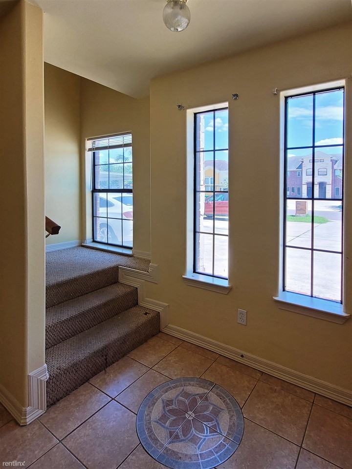 1402 W Kiwi Ave - Photo 2 of 13