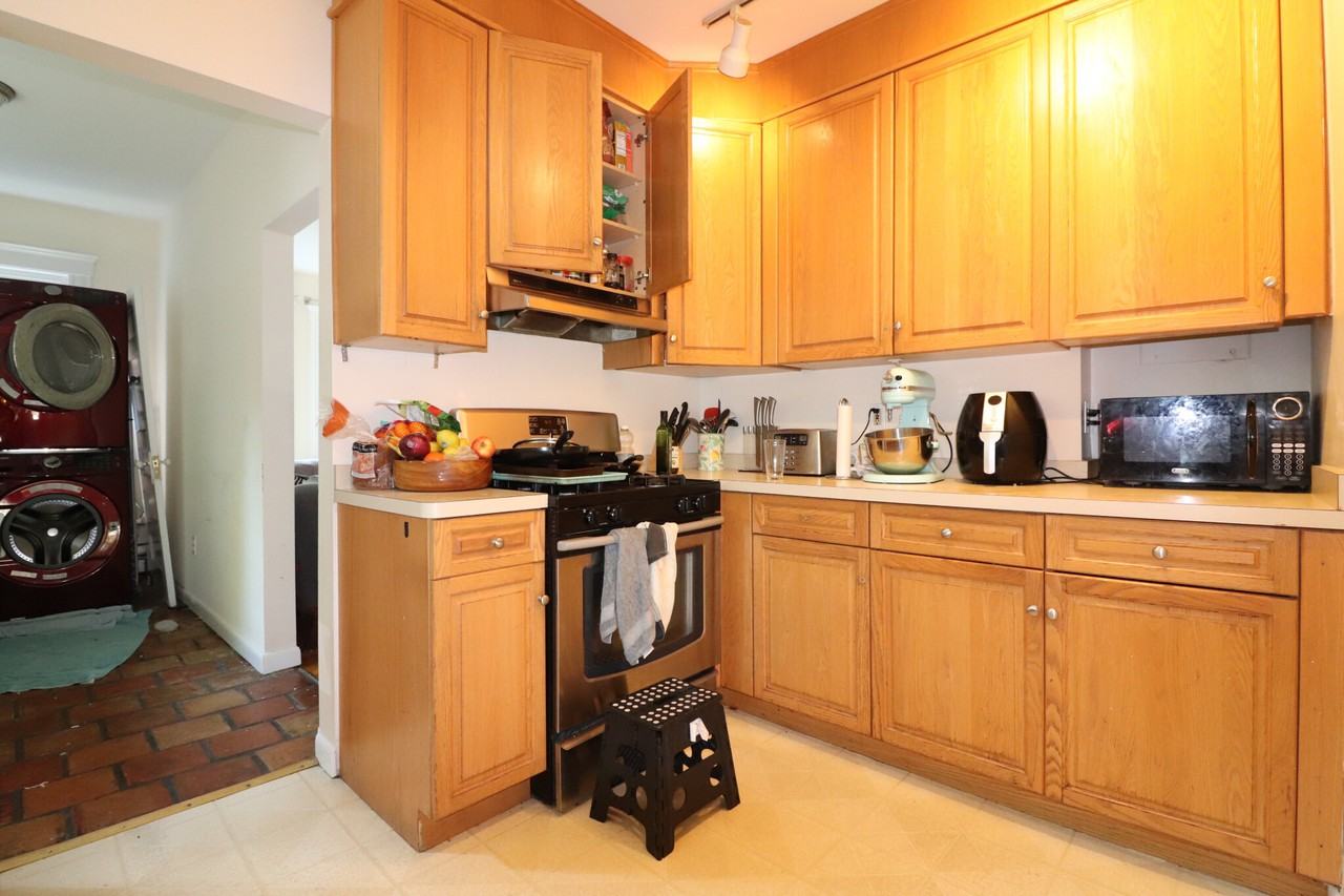40 Atherton Rd #2 - Photo 6 of 25