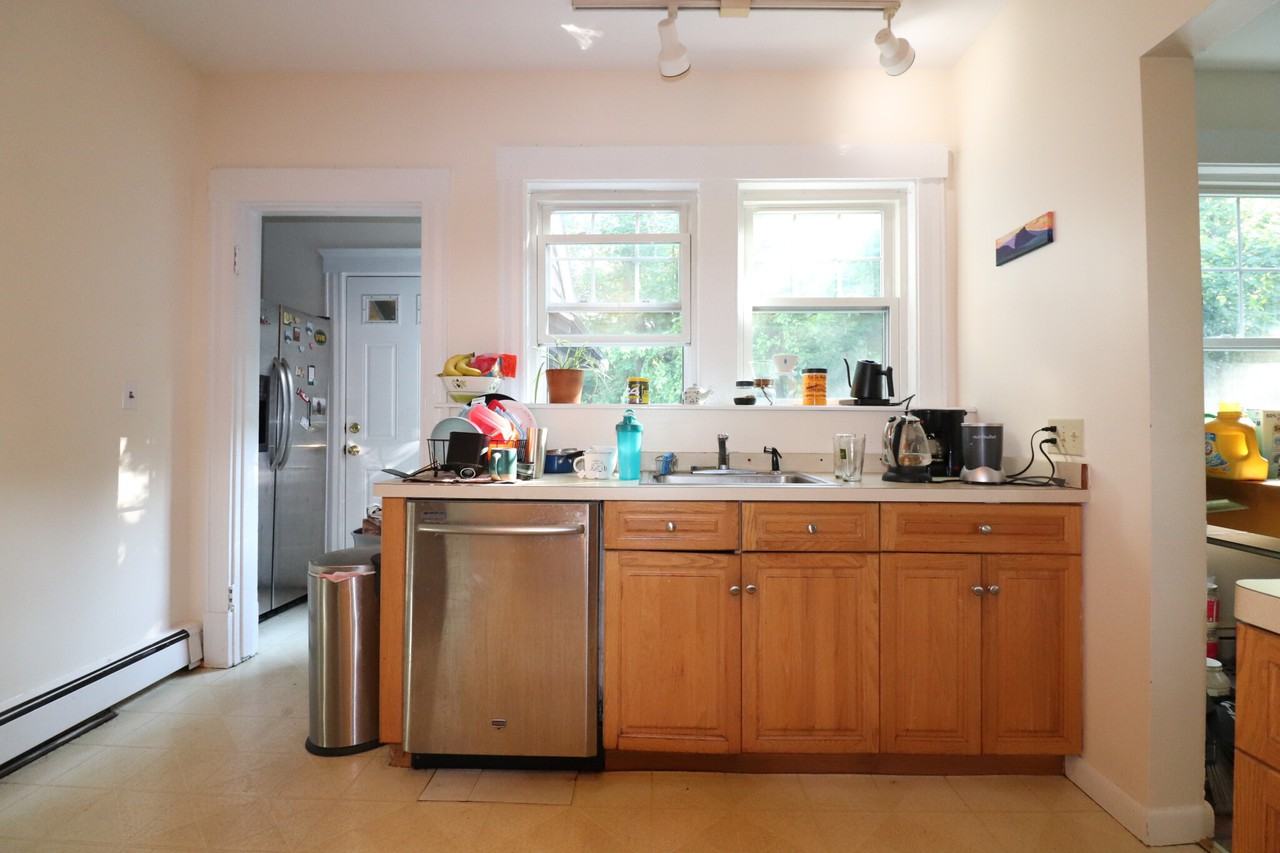 40 Atherton Rd #2 - Photo 5 of 25