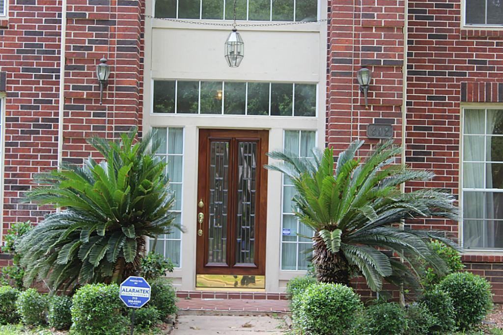 802 Blakley Bend Dr - Photo 2 of 30