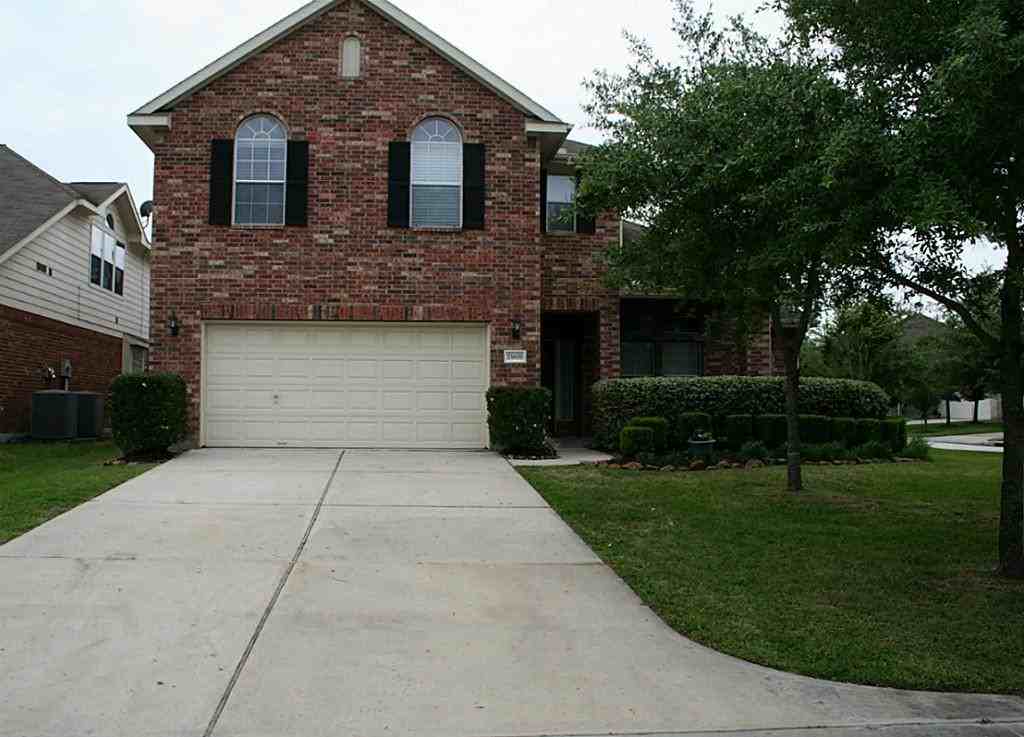 25600 Thornhill Creek Ct - Photo 2 of 32