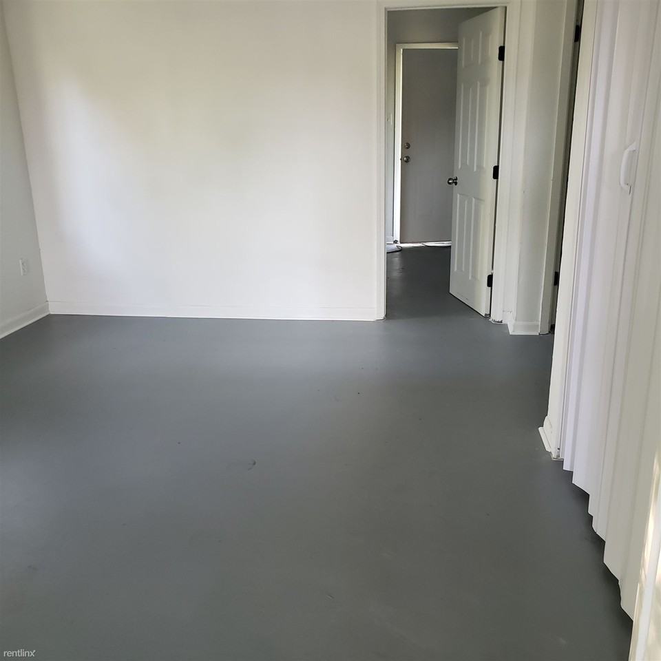 300 Rials Drive - Photo 3 of 10