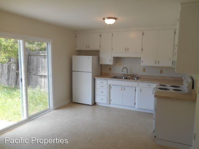 998 Bodega Avenue - Photo 2 of 12