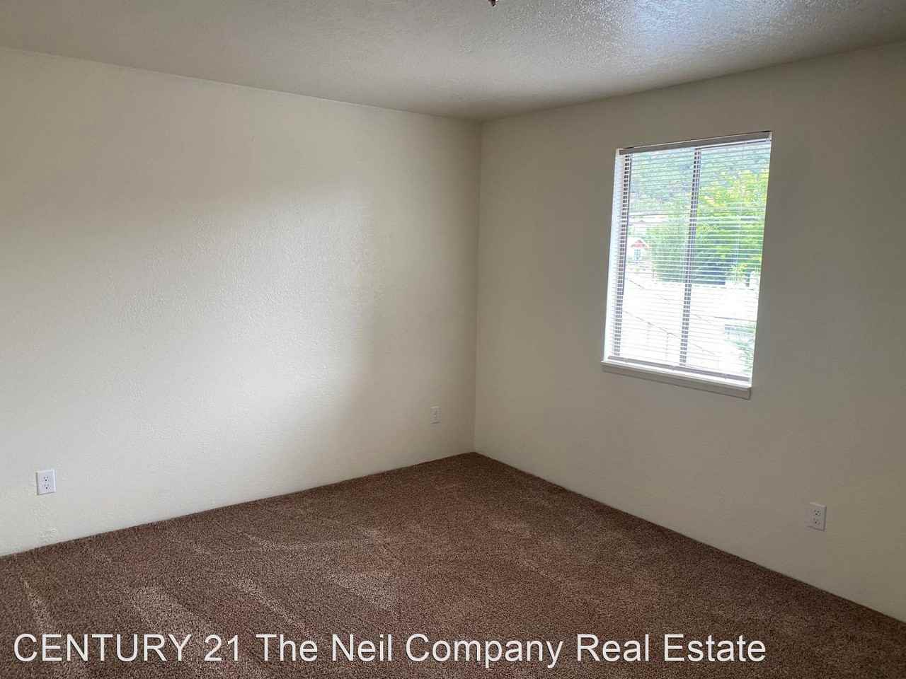 71,73, & 75 NW Jorgen St - Photo 3 of 5