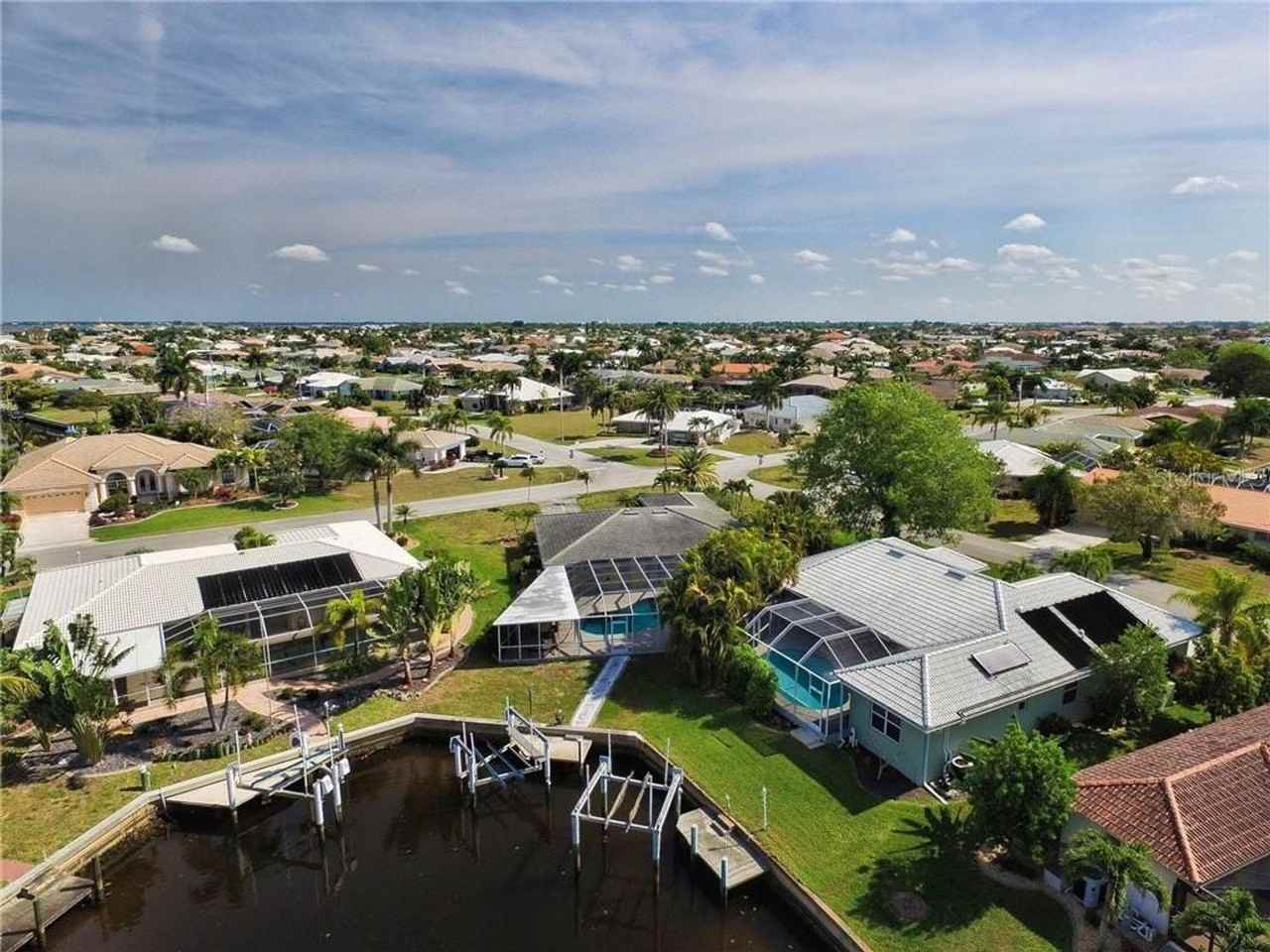 1301 Appian Dr - Photo 3 of 32