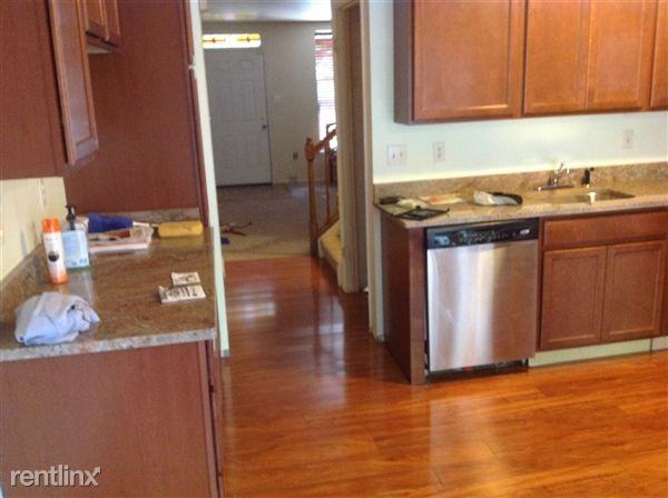 1812 E Fairmount Ave - Photo 3 of 5