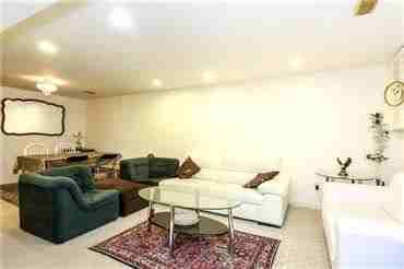 32 Houston Cres - Photo 3 of 5