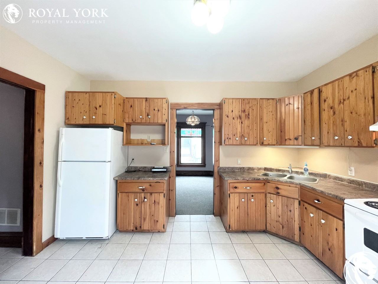 4712 Cookman Cres - Photo 2 of 24